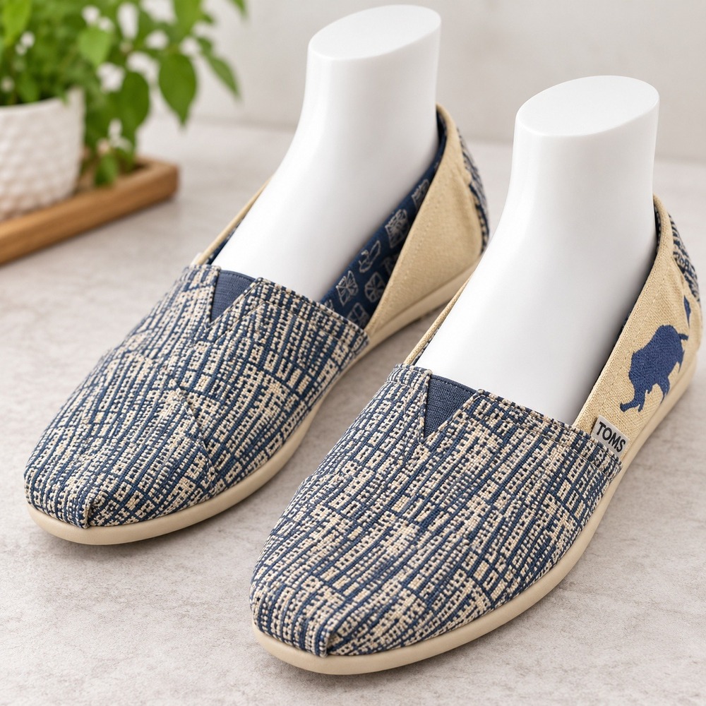 TOMS Alpargata Slip On Shoes Mens 12 Blue Cream Elephant Wildlife Conservation